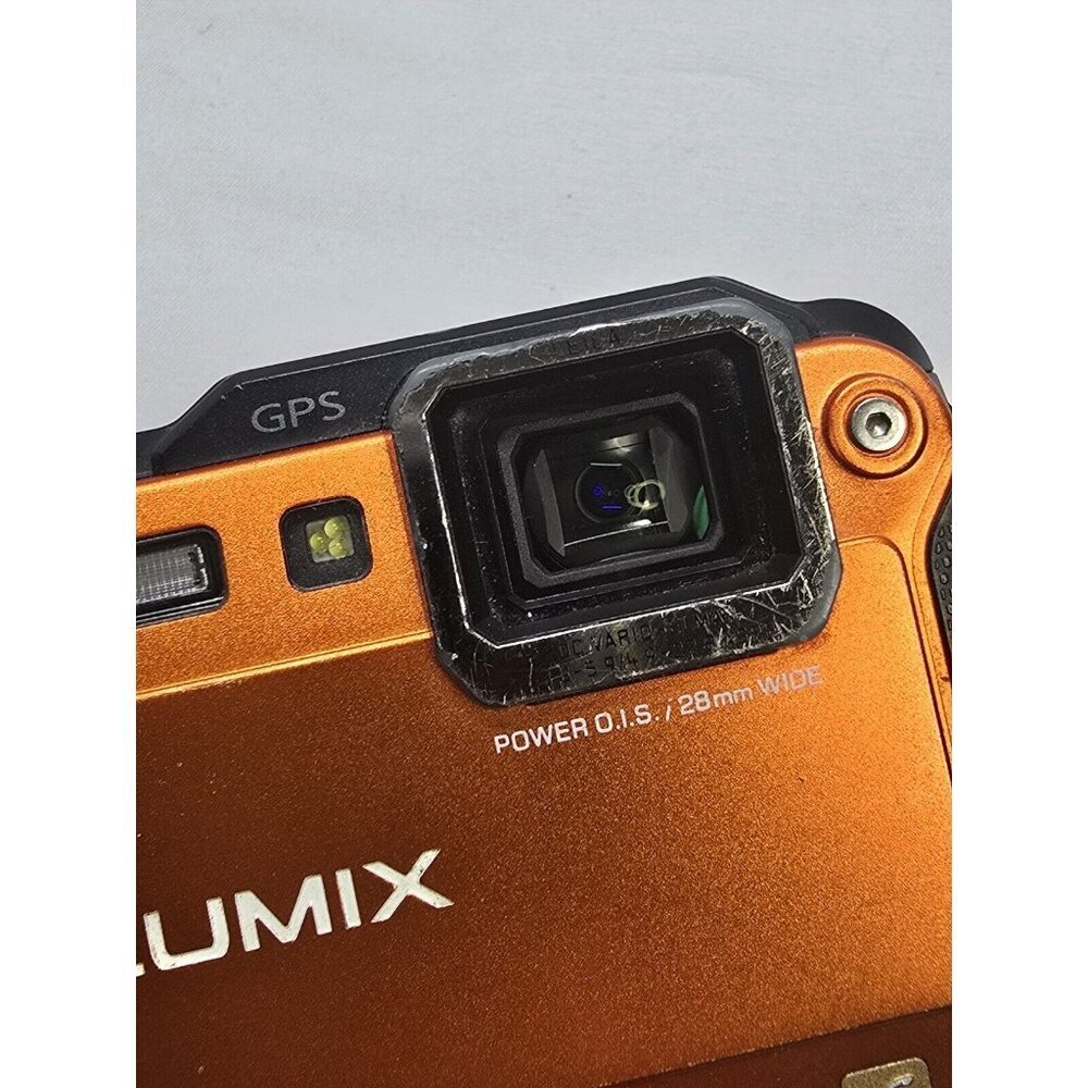 Panasonic Lumix DMC-TS5 16.1 MP Digital Camera Waterproof With 2 Chargers & Case - Picture 5 of 16